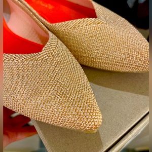 Rothy’s original point rose gold